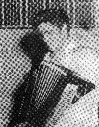 ElvisAccordion.jpg (108521 bytes)